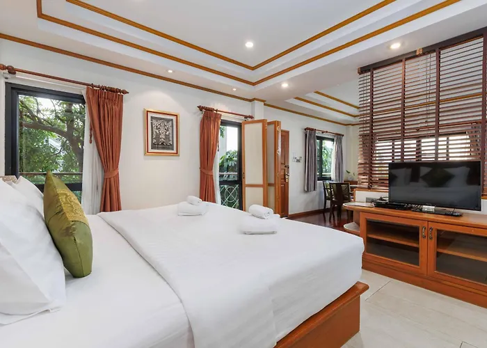 Charlie House Pin Klao Hotel 3*